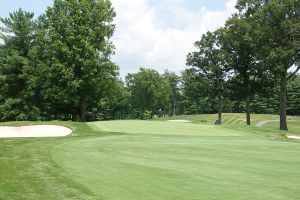 Firestone (South) 8th Approach